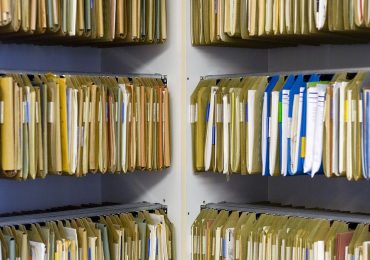 Guide pratique pour trier les documents et archives lors d’un débarras de local commercial