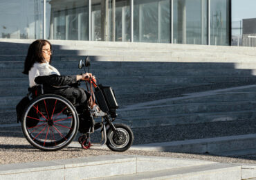 Choisir un revêtement de sol résistant au fauteuil roulant