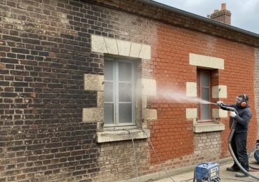 Sablage ou hydrogommage : quelle différence pour vos murs