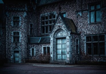 Ambiance nocturne : créer un cocon romantique pour les couples en voyage