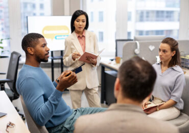 Les 4 piliers du leadership transformationnel pour inspirer le dépassement de soi