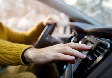 Recharge climatisation R1234yf : pourquoi c&rsquo;est trois fois plus cher