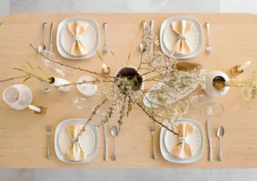 La symétrie : clé d&rsquo;un dressage de table harmonieux