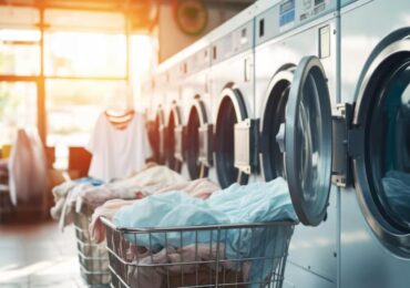 Laverie professionnelle ou maison : quelle solution est la plus économique en eau ?
