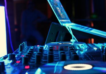 DJ soirée d&rsquo;entreprise : brief musical, que lui communiquer vraiment ?