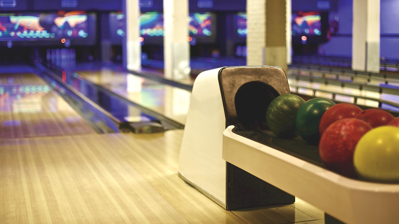 découvrez notre sélection de boules de bowling de qualité pour tous les niveaux. améliorez votre jeu avec des équipements performants et adaptés à vos besoins.