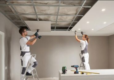 Pose de faux plafonds : la solution pour corriger un plafond d&rsquo;origine irrégulier