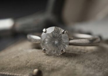 Pourquoi mon diamant a-t-il perdu son éclat : les causes fréquentes ?