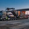 Les avantages des camions plateaux surbaissés pour le transport exceptionnel